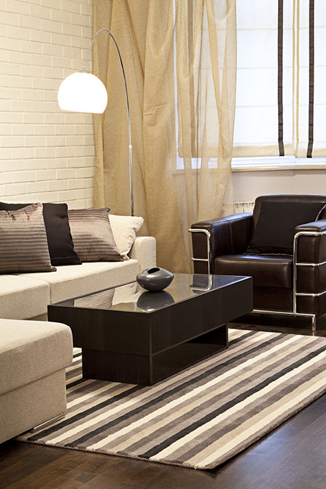 Moderne woonkamer voorbeelden, inrichting en kleuren Woonkamer beige gordijnen